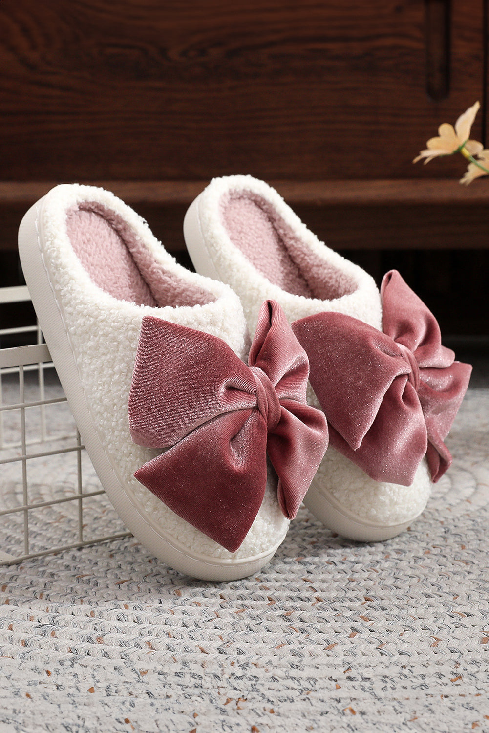 White Glister Ribbon Bow Decor Contrast Liner Plush Slippers